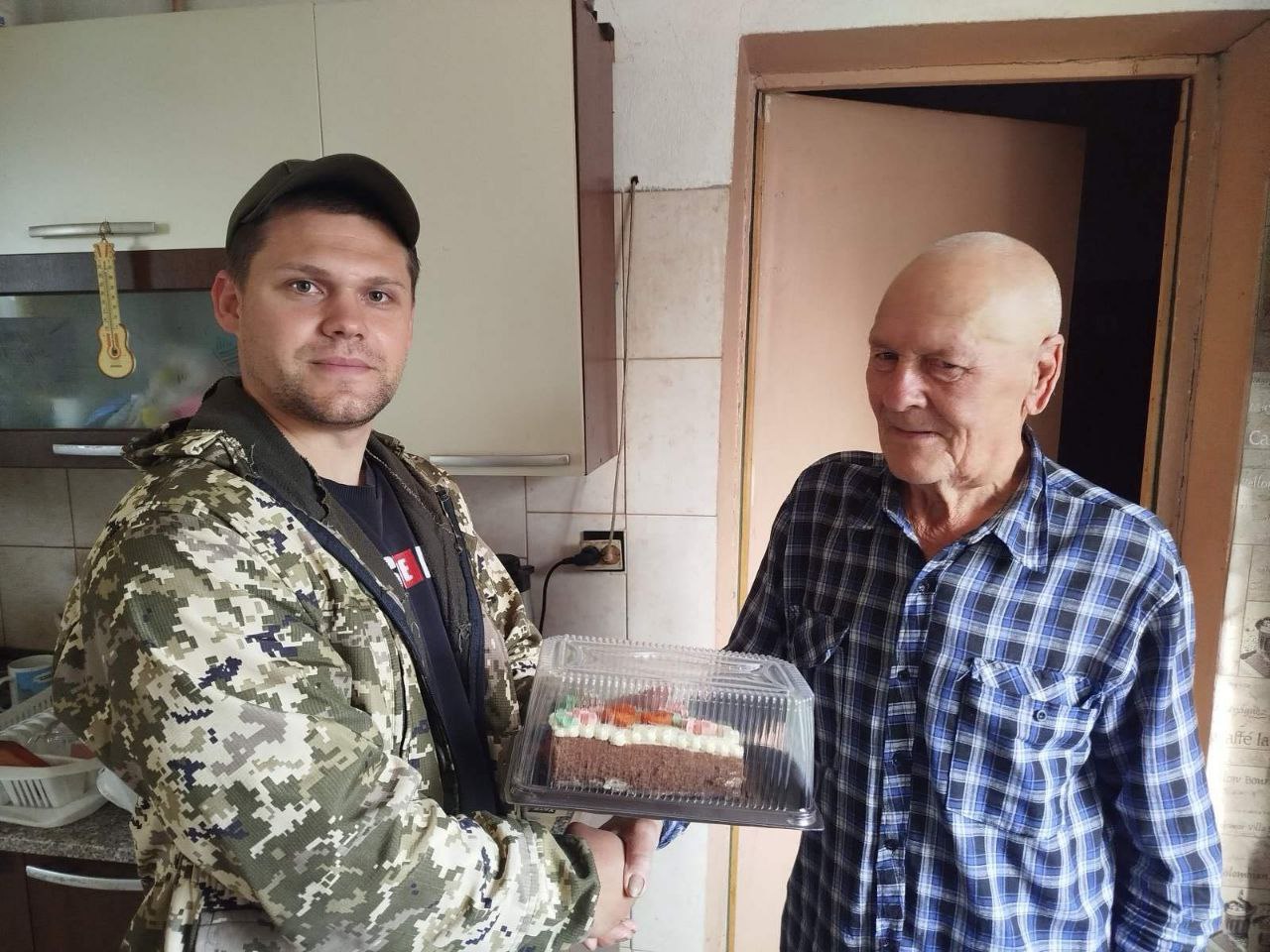 Внимание и забота – нашим старшим товарищам!