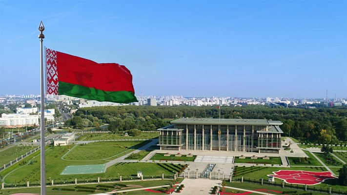 Президент подписал указ об изменении названия Дня Государственных герба и флага Беларуси