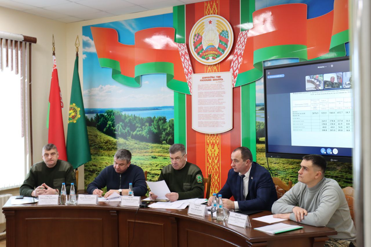 Вопросы разработки труднодоступных ветровально-буреломных лесосек обсуждают на штабе в Быхове